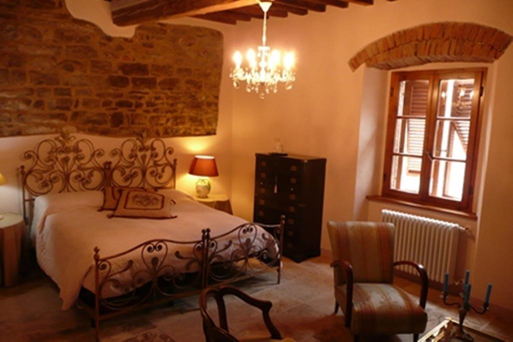 كامبيليا ماريتيما La Piazzetta Toscana B&B الغرفة الصورة