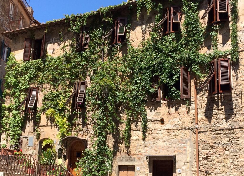 كامبيليا ماريتيما La Piazzetta Toscana B&B المظهر الخارجي الصورة