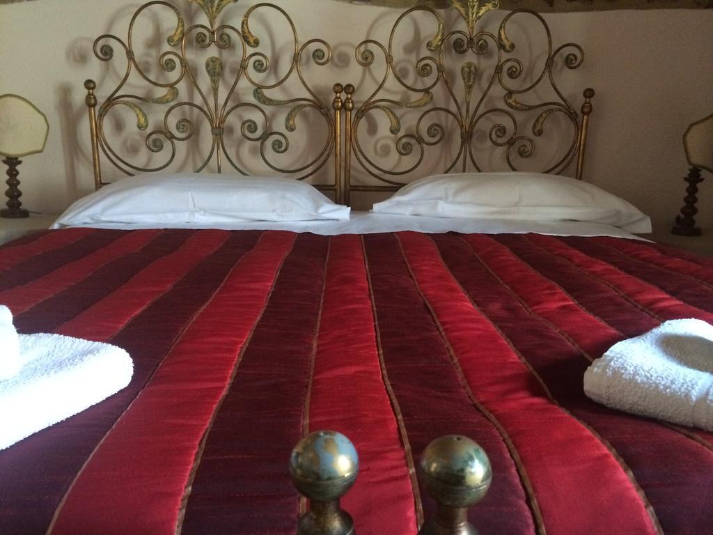 كامبيليا ماريتيما La Piazzetta Toscana B&B الغرفة الصورة