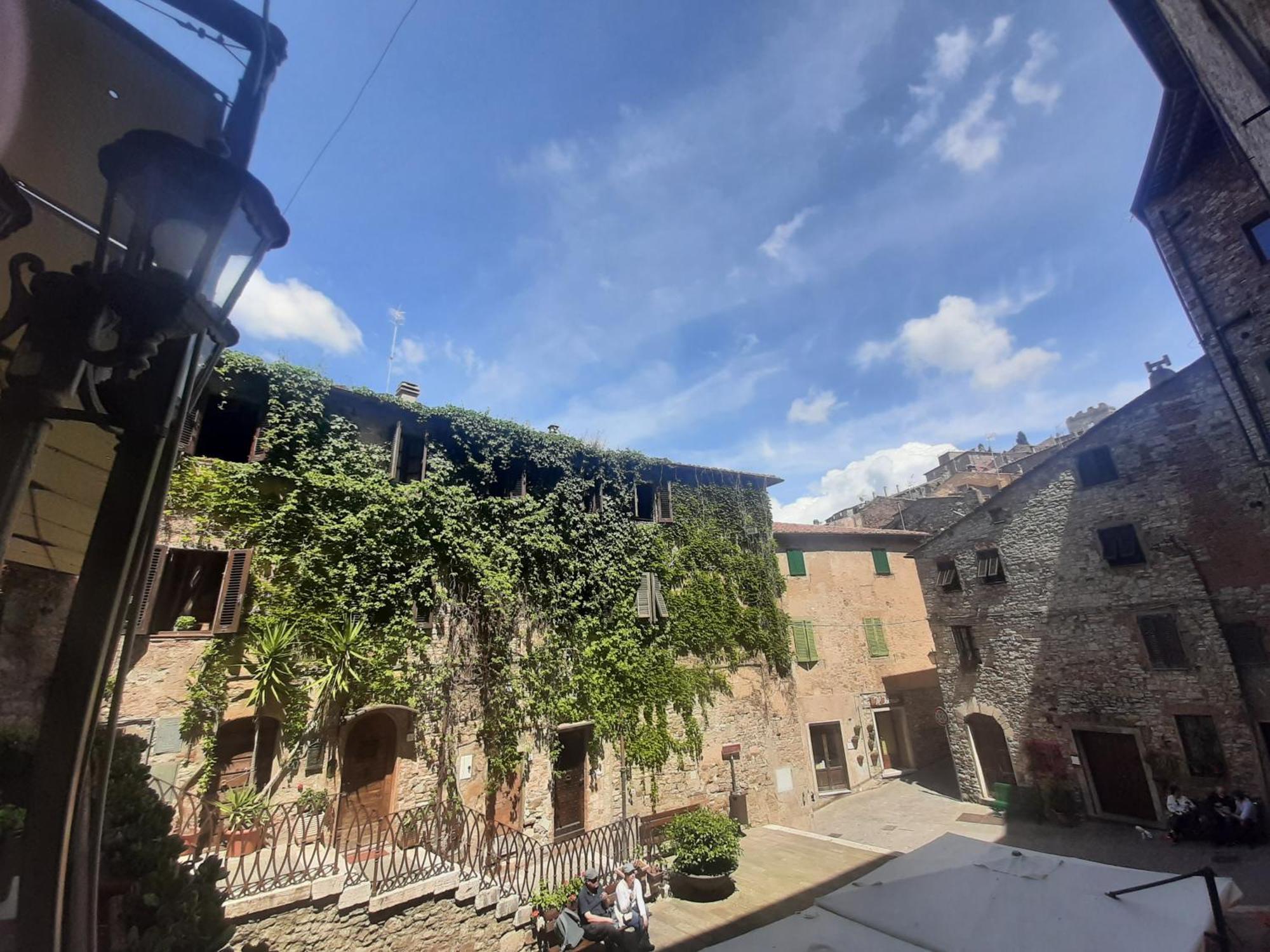 كامبيليا ماريتيما La Piazzetta Toscana B&B المظهر الخارجي الصورة